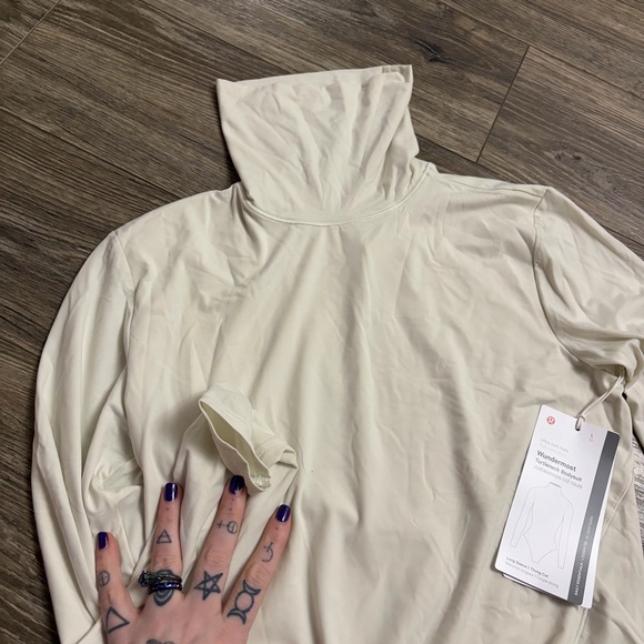 NWT Lululemon Wundermost Ultra-Soft Nulu Turtleneck Bodysuit (Bone) Size Large - Picture 6 of 7